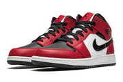 Nike Air Jordan 1 Mid Chicago Black Toe - Sneakerliebe